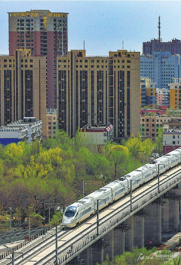 新疆铁路清明小长假运输期发送旅客超72万人次